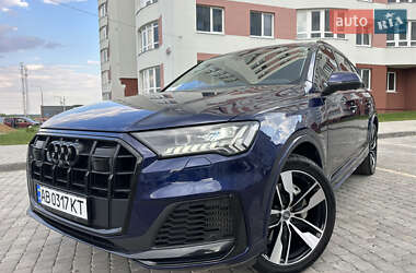 Позашляховик / Кросовер Audi Q7 2020 в 