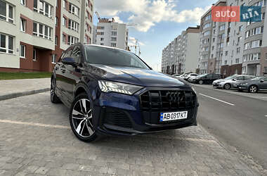 Позашляховик / Кросовер Audi Q7 2020 в 