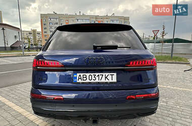 Позашляховик / Кросовер Audi Q7 2020 в 