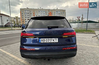 Позашляховик / Кросовер Audi Q7 2020 в 