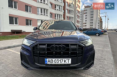 Позашляховик / Кросовер Audi Q7 2020 в 