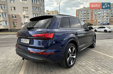 Позашляховик / Кросовер Audi Q7 2020 в 