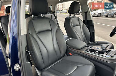 Позашляховик / Кросовер Audi Q7 2020 в 