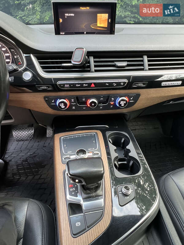 Позашляховик / Кросовер Audi Q7 2017 в Чернівцях