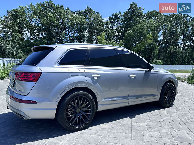 Позашляховик / Кросовер Audi Q7 2017 в Луцьку