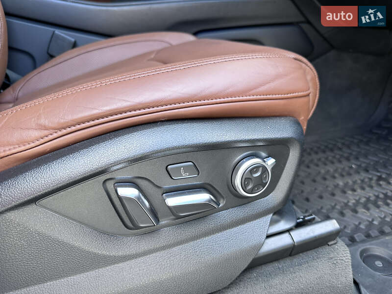 Позашляховик / Кросовер Audi Q7 2017 в Луцьку