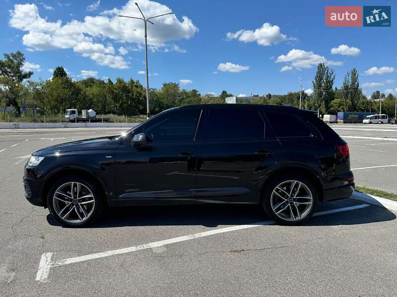 Позашляховик / Кросовер Audi Q7 2018 в Києві
