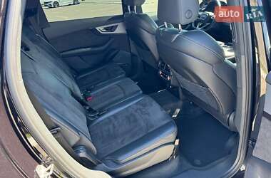 Внедорожник / Кроссовер Audi Q7 2018 в 