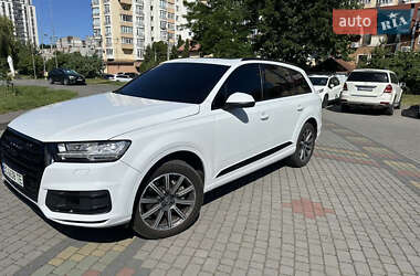 Позашляховик / Кросовер Audi Q7 2017 в 