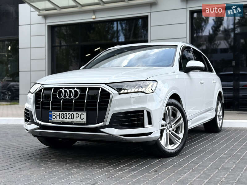 Внедорожник / Кроссовер Audi Q7 2020 в 