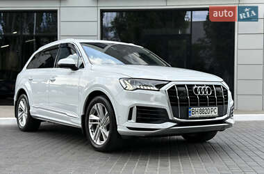 Внедорожник / Кроссовер Audi Q7 2020 в 