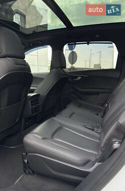 Внедорожник / Кроссовер Audi Q7 2020 в 