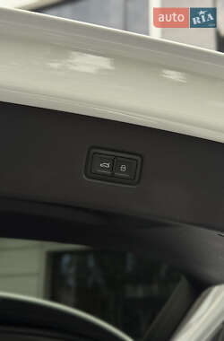 Внедорожник / Кроссовер Audi Q7 2020 в 