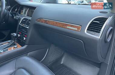 Позашляховик / Кросовер Audi Q7 2014 в 