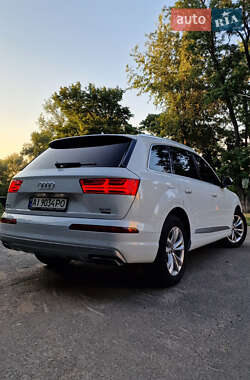 Позашляховик / Кросовер Audi Q7 2016 в 