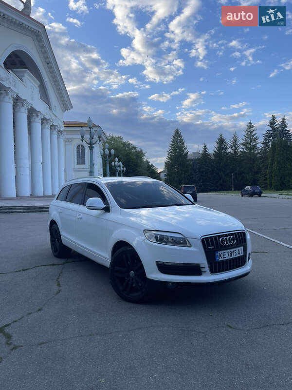 Внедорожник / Кроссовер Audi Q7 2006 в Желтых Водах