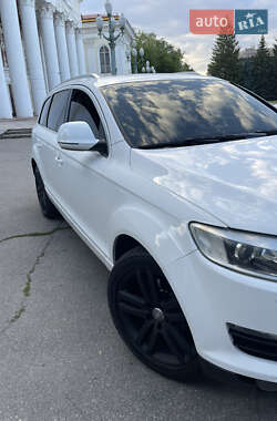 Позашляховик / Кросовер Audi Q7 2006 в 