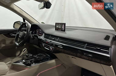 Внедорожник / Кроссовер Audi Q7 2017 в 