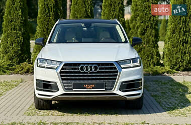Внедорожник / Кроссовер Audi Q7 2018 в 