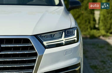 Внедорожник / Кроссовер Audi Q7 2018 в 