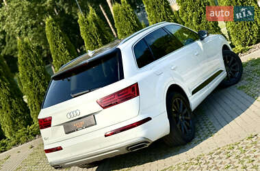 Внедорожник / Кроссовер Audi Q7 2018 в 