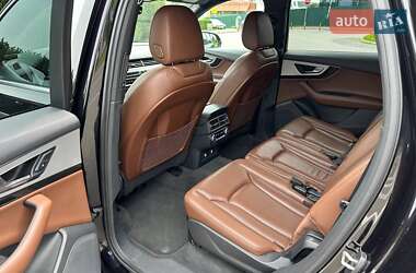 Внедорожник / Кроссовер Audi Q7 2017 в 