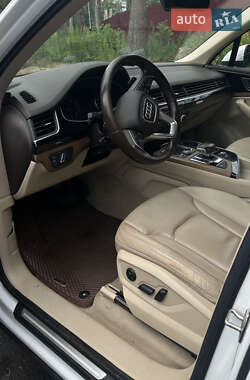 Позашляховик / Кросовер Audi Q7 2017 в 