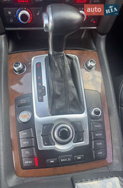 Позашляховик / Кросовер Audi Q7 2013 в 