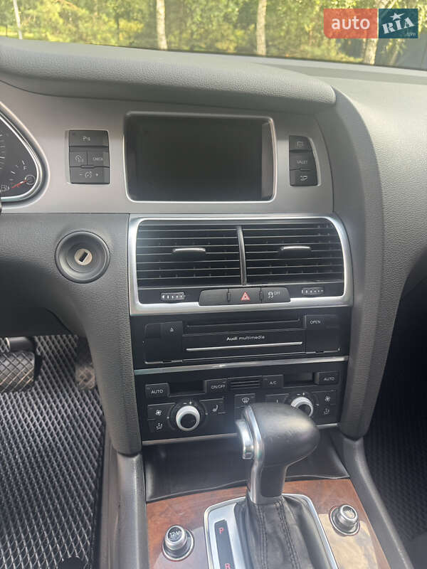 Внедорожник / Кроссовер Audi Q7 2013 в Луцке