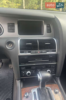 Позашляховик / Кросовер Audi Q7 2013 в 
