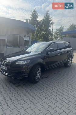 Позашляховик / Кросовер Audi Q7 2013 в 