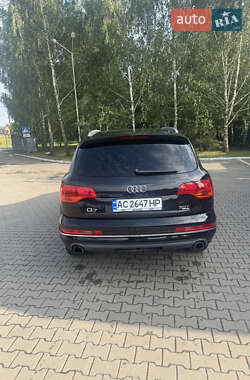 Позашляховик / Кросовер Audi Q7 2013 в 