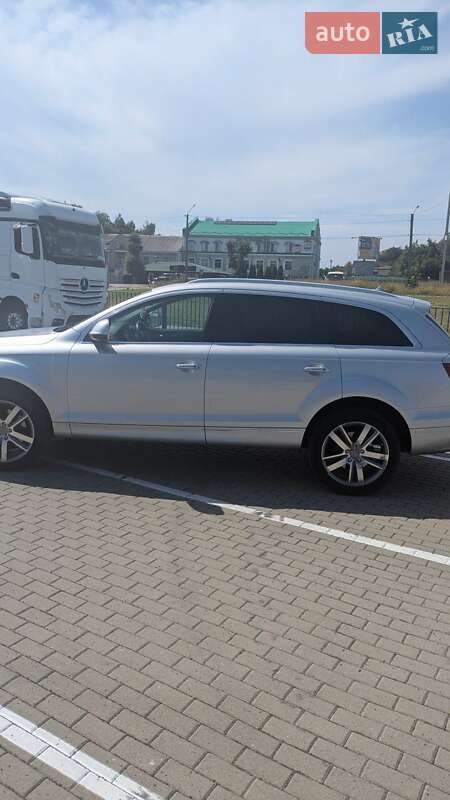 Внедорожник / Кроссовер Audi Q7 2014 в Нововолынске