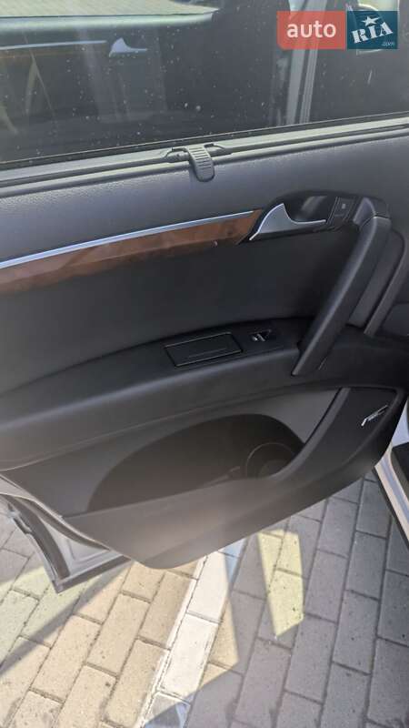 Внедорожник / Кроссовер Audi Q7 2014 в Нововолынске