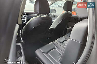 Позашляховик / Кросовер Audi Q7 2020 в 