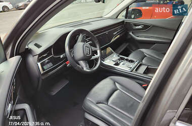Позашляховик / Кросовер Audi Q7 2020 в 