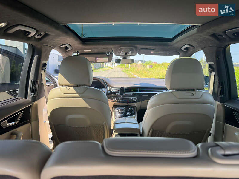 Позашляховик / Кросовер Audi Q7 2016 в Луцьку