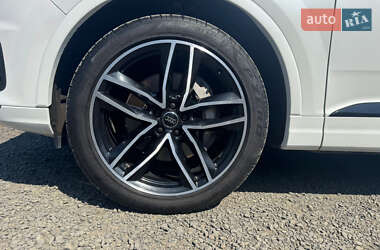 Позашляховик / Кросовер Audi Q7 2016 в 
