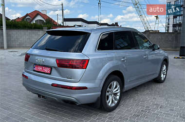 Позашляховик / Кросовер Audi Q7 2016 в 