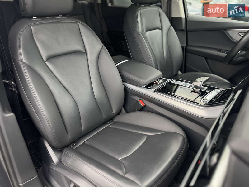 Позашляховик / Кросовер Audi Q7 2020 в Мукачевому