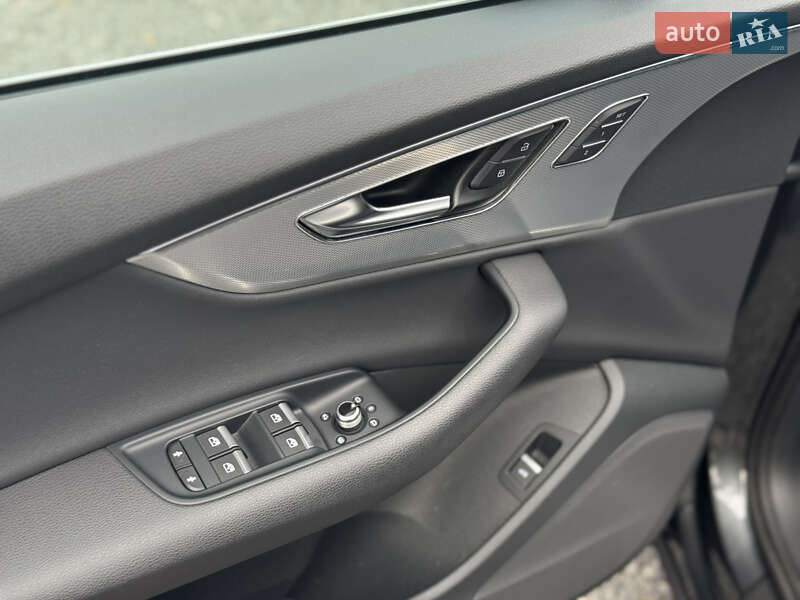 Позашляховик / Кросовер Audi Q7 2020 в Мукачевому