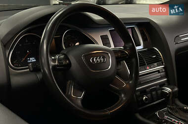 Позашляховик / Кросовер Audi Q7 2013 в 