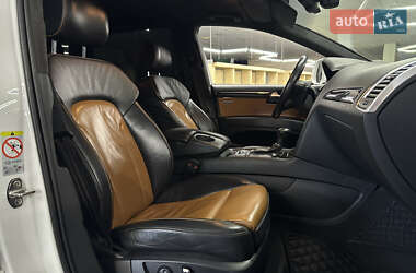 Позашляховик / Кросовер Audi Q7 2013 в 