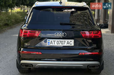 Позашляховик / Кросовер Audi Q7 2016 в 