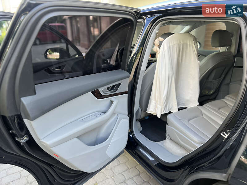 Позашляховик / Кросовер Audi Q7 2016 в Івано-Франківську