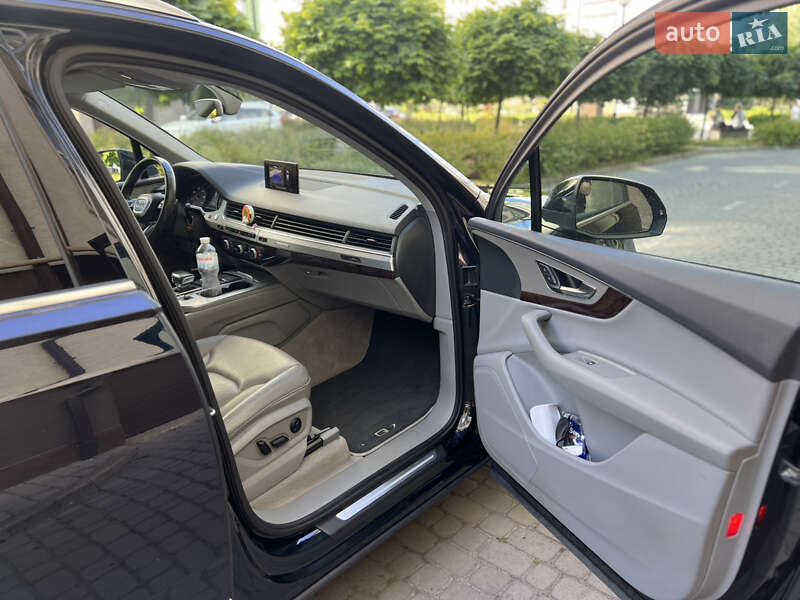 Позашляховик / Кросовер Audi Q7 2016 в Івано-Франківську