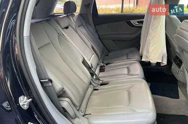 Позашляховик / Кросовер Audi Q7 2016 в 