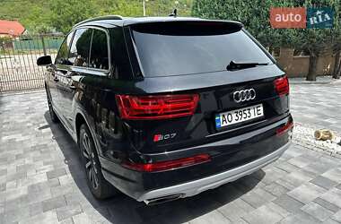 Внедорожник / Кроссовер Audi Q7 2016 в 