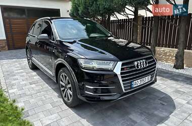 Внедорожник / Кроссовер Audi Q7 2016 в 