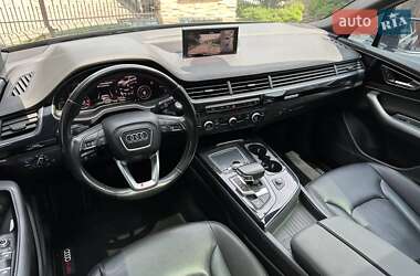 Внедорожник / Кроссовер Audi Q7 2016 в 